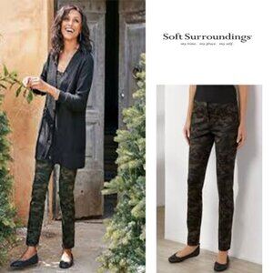 Soft Surroundings Willow Camo Pants Size 8 Trousers has pockets